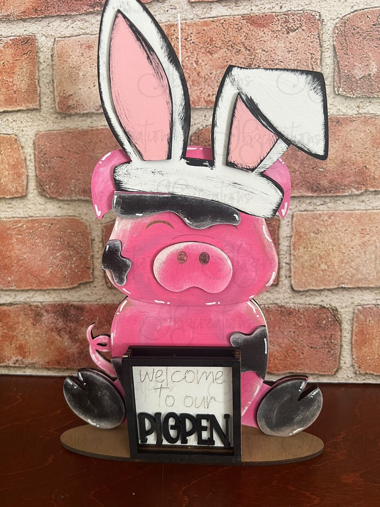 Farm Animal Pig with Interchangeable Seasonal Hats Shelf Sitter Pig Decor Pig Decorations
