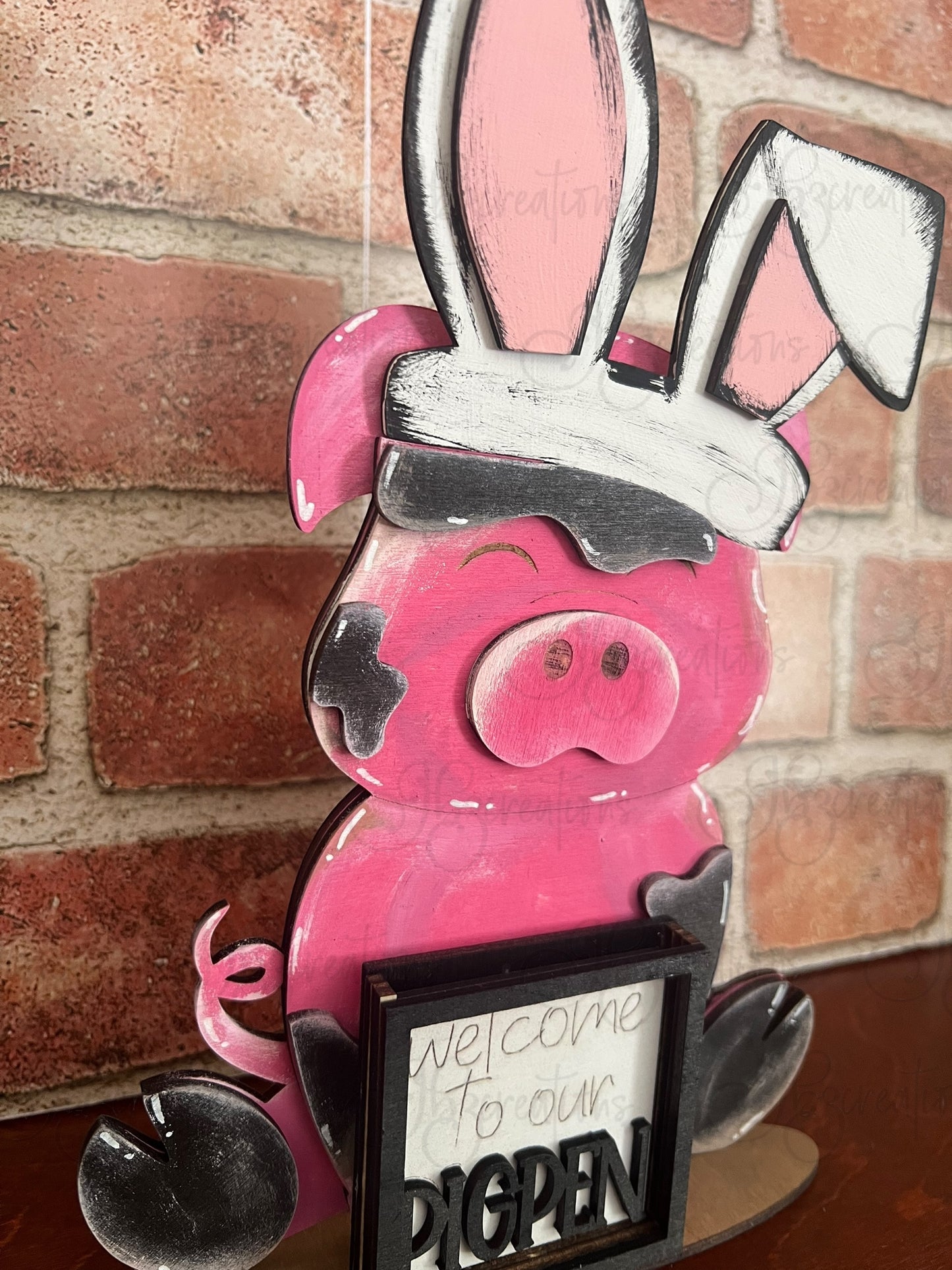 Farm Animal Pig with Interchangeable Seasonal Hats Shelf Sitter Pig Decor Pig Decorations